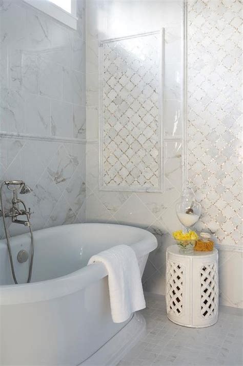 32 Catchy Arabesque Tile Ideas For Bathrooms - DigsDigs