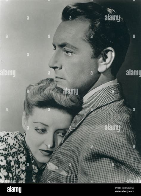 NOW VOYAGER (1942) BETTE DAVIS, PAUL HENREID NWV 001P Stock Photo - Alamy