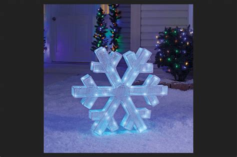 Sylvania Illuminet Snowflake LED Yard Art Mesh White 1 pk - Walmart.com