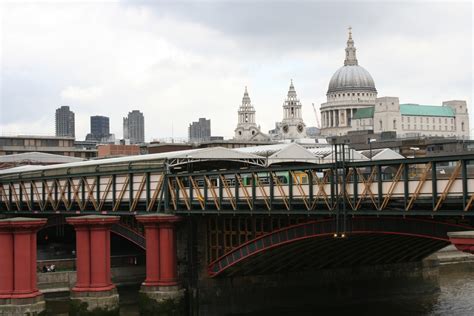 London Blackfriars Railway Station (BFR) - The ABC Railway Guide