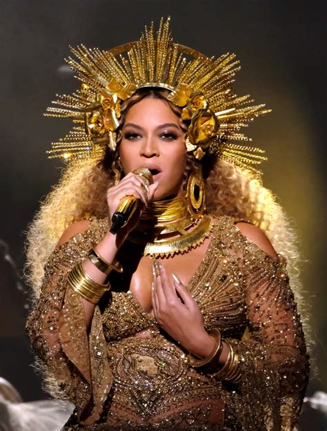 El detalle en el vestido de Beyoncé en los Grammy que nadie había notado