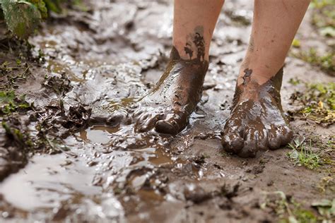 Dirty Feet – Hood Memorial Christian Church