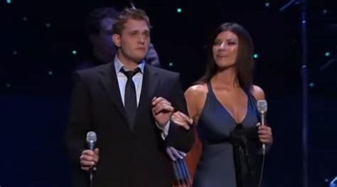 Michael Buble And Laura Pausini Join Each Other On Stage To Perform ‘You’ll Never Find’ – Inner ...