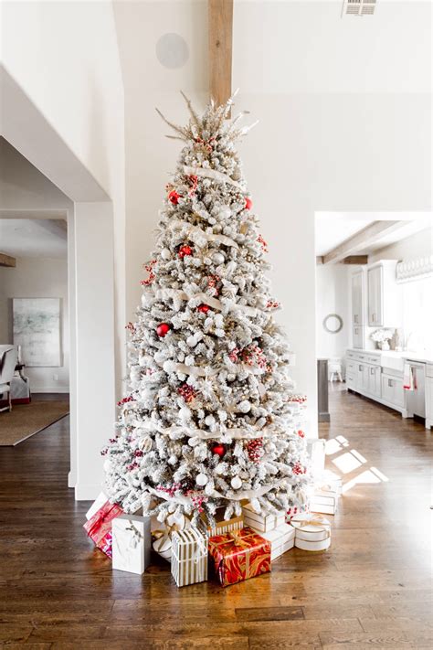 5 Helpful Things on How to Decorate a Flocked Christmas Tree