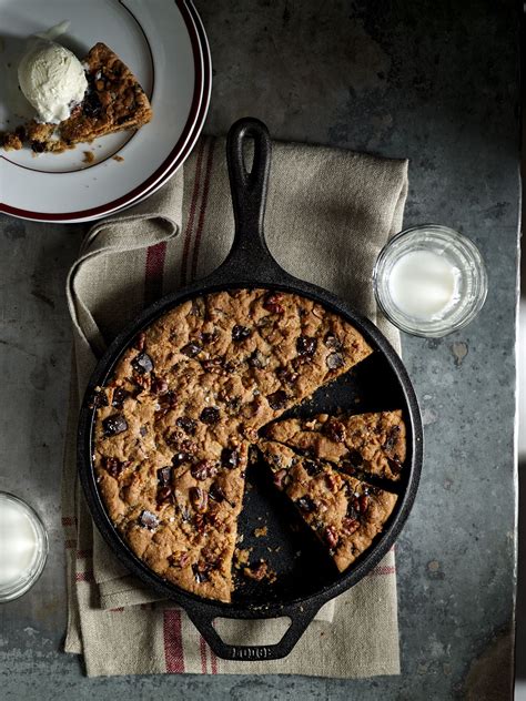 Lodge Cast-Iron Round Frying Pan | Chocolate chip pecan cookies, Kraft recipes, Easy snickerdoodles