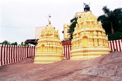 Gavi Gangadhareshwara Temple Bangalore Timings, Entry Ticket Cost; Bull ...