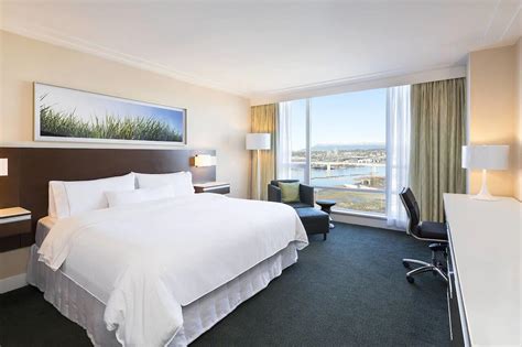 9 Convenient Vancouver Airport Hotels for an Overnight Layover