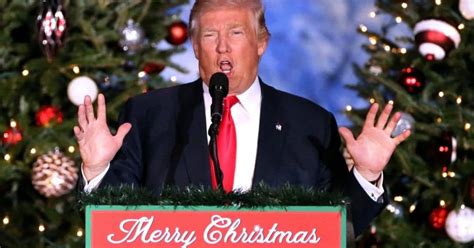 Trump Just Unveiled His Christmas Wrapping Paper - There Are 2 Awesome ...