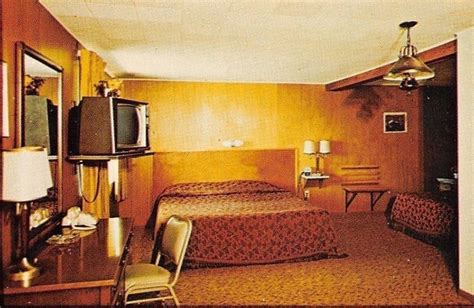 A Look Inside Hotel & Motel Rooms of the 1950s-70s - Flashbak