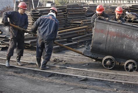 Coal mine collapse in China's Shaanxi kills 21 - People's Daily | MINING.com