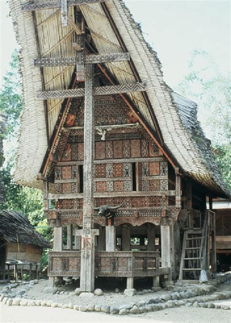 A carved Toraja house of origin (tongkonan). (Photograph: K. Adams ...