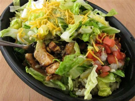 taco bell chicken salad bowl