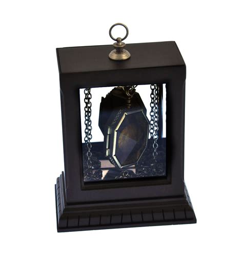 Harry Potter Replica Faux Horcrux Locket of Regulus Black with Display Case | eBay