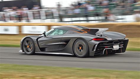 Koenigsegg Jesko Absolut - Engine Start Up, Accelerations, Fly By's and ...