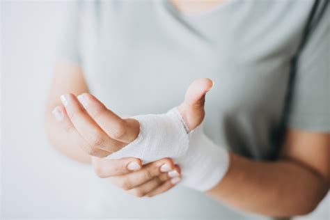 7 Types Of Hand Injuries You Should Know About - HSST