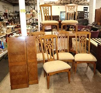 Arts & Crafts Oak Quaint Dining Table W/ Leaf