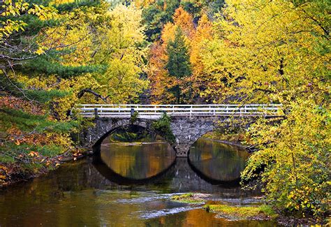 Scenes of Fall in New Hampshire & Vermont - New England Today