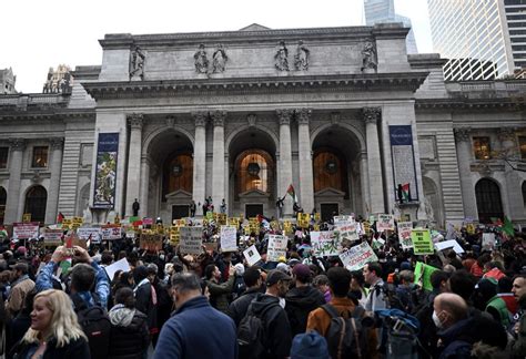 Pro-Palestinian protesters snarl Manhattan traffic and limit Grand ...