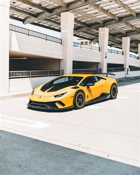 Yellow Lamborghini Huracan Performante - MV Forged | Bespoke Wheels