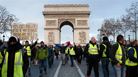‘Yellow Vests’ Descend on Paris as Police Arrest Hundreds and Fire Tear Gas - The New York Times
