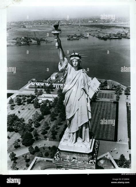 Feb. 25, 2012 - Chains unshackled at her feet, the Statue of Liberty Stock Photo: 69520112 - Alamy