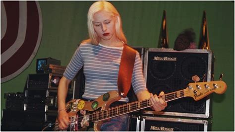 D'Arcy Wretzky, bassist, The Smashing Pumpkins | Smashing pumpkins, D'arcy wretzky, Female guitarist