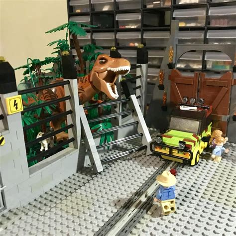 Jurassic Park diorama that I’ve built for my little brother : lego