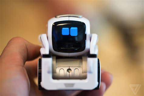 Hanging out with Anki's Cozmo, the toy robot putting AI at our fingertips - The Verge