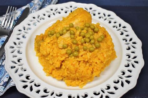Arroz con Pollo (Cuban Chicken and Rice) - Cook2eatwell