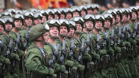 Foreign citizens serving in the Russian army under contract to be able ...