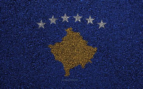 Bandera de kosovo, textura de asfalto, bandera sobre asfalto, bandera de kosovo, Fondo de ...