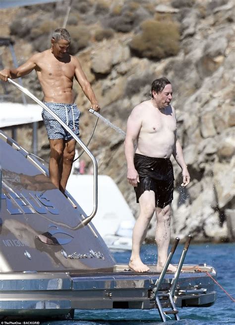 Elon Musk appears in high spirits as he enjoys a yacht trip in Mykonos ...