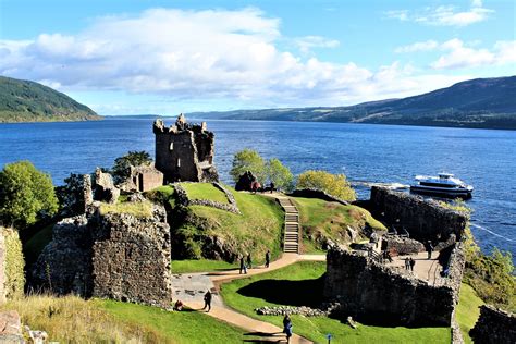 Discover Scotland's Magical Loch Ness Castle - Urquhart Castle - StoryV ...