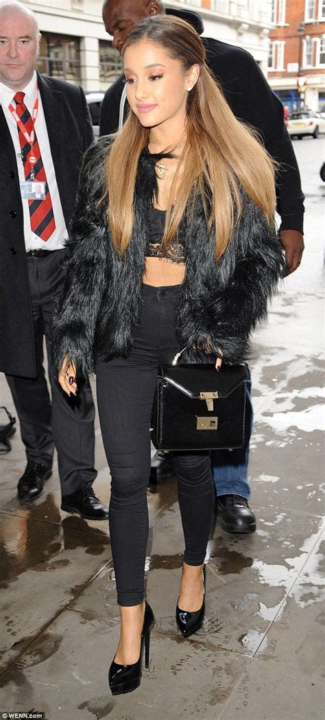 20 Cutest Ariana Grande's Outfits Combinations Every Girl will Love