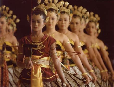 Tari Serimpi Asal Yogyakarta | Macam-Macam Tarian di Indonesia