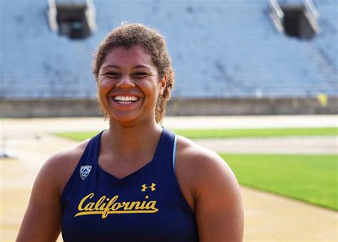 Rogers wins Pac 12 title with record throw - Richmond News