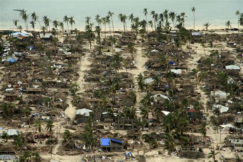 Flooding feared in Mozambique after Cyclone Kenneth; 5 dead | AP News