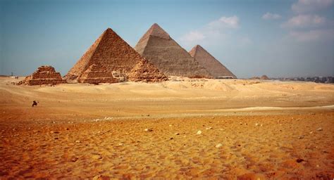 Pyramid of Giza, Egypt - Tourist Destinations