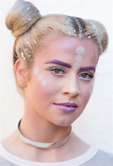 DIY: Glitter Roots + Alien Space Buns Halloween Tutorial | Glitter ...