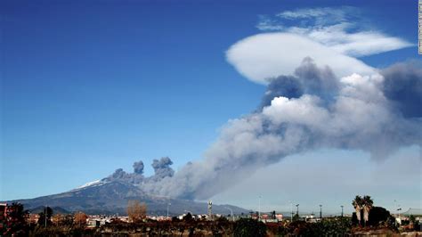 Italy's Mount Etna erupts, closing Sicily's Catania Airport - CNN