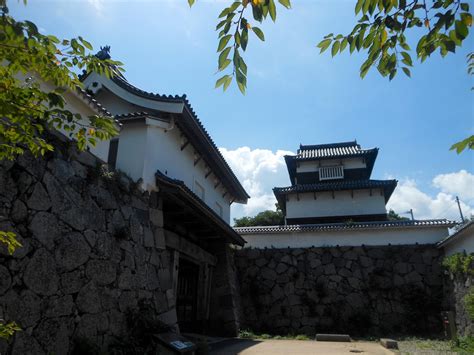 Hokkaido Kudasai: Fukuoka Castle Ruins and Ohori Park