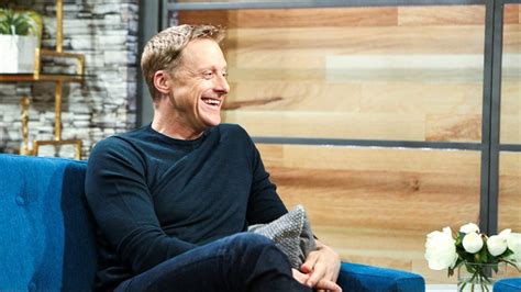 Alan Tudyk talks voicing a chicken in 'Moana' and his homicidal fish at Denver Comic Con | 9news.com