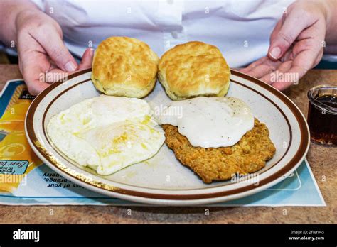 Fried chicken biscuits gravy hi-res stock photography and images - Alamy