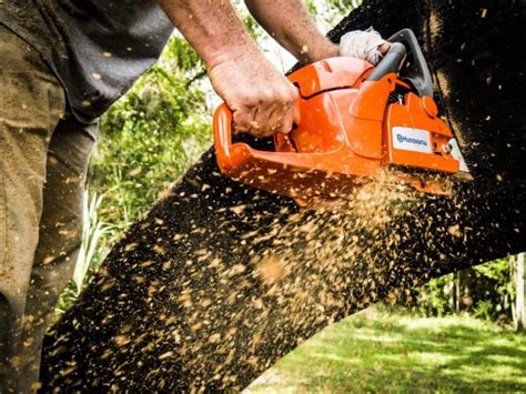 Husqvarna 460 Rancher Chainsaw - First Look | OPE Reviews