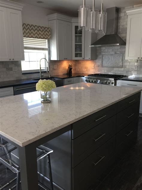 White Arabesque Quartz Countertop – Countertops Ideas