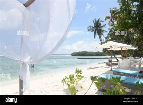 Beach front resort in the Maldives Stock Photo - Alamy