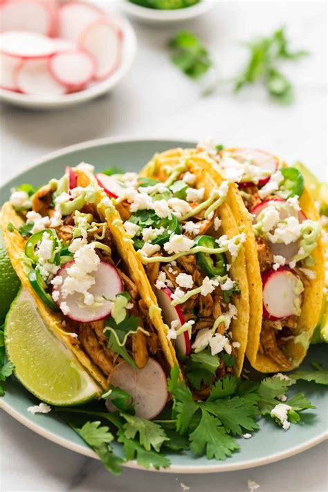 Instant Pot Shredded Chicken Tacos {Crowd-Pleasing!} – WellPlated.com