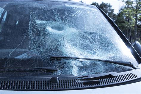 A Cracked Windshield Is Dangerous: Here’s Why | Glasshopper