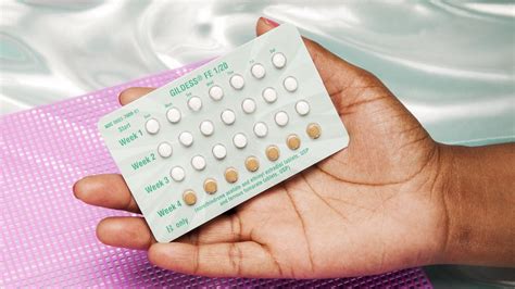 Birth Control: 3 Different Types and How They Work | Allure