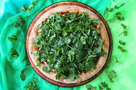 Pizza Hut Japan introduces cilantro-packed ‘Too Much Coriander’ pie ...